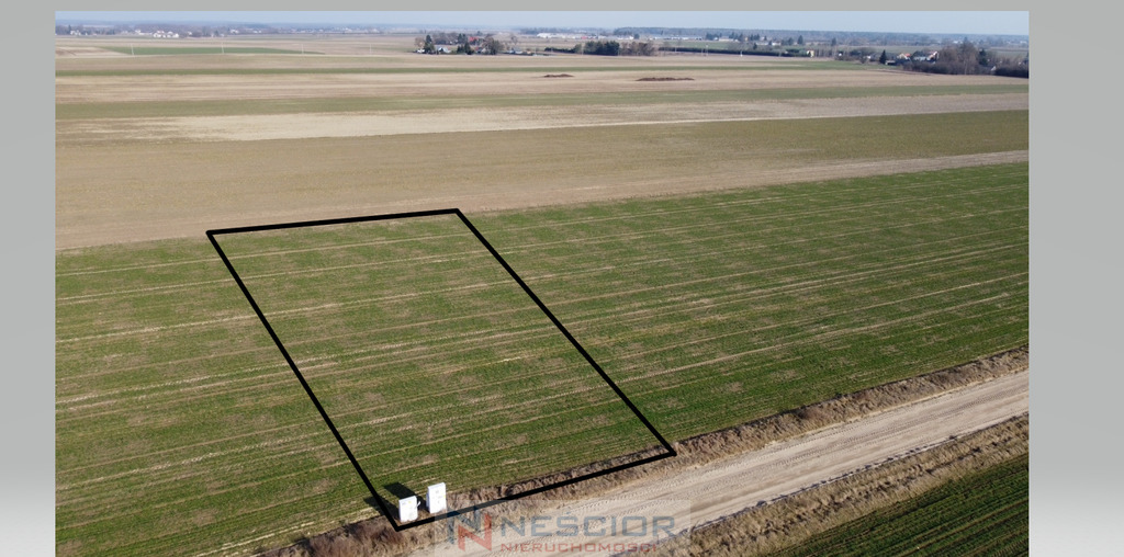 Na sprzedaż działka budowlana 1516 m² – Czuryły