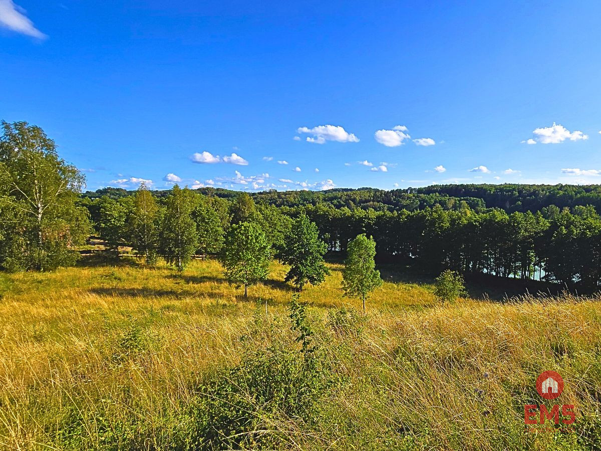 Działka budowlana pod usługi turystyczne - Mazury