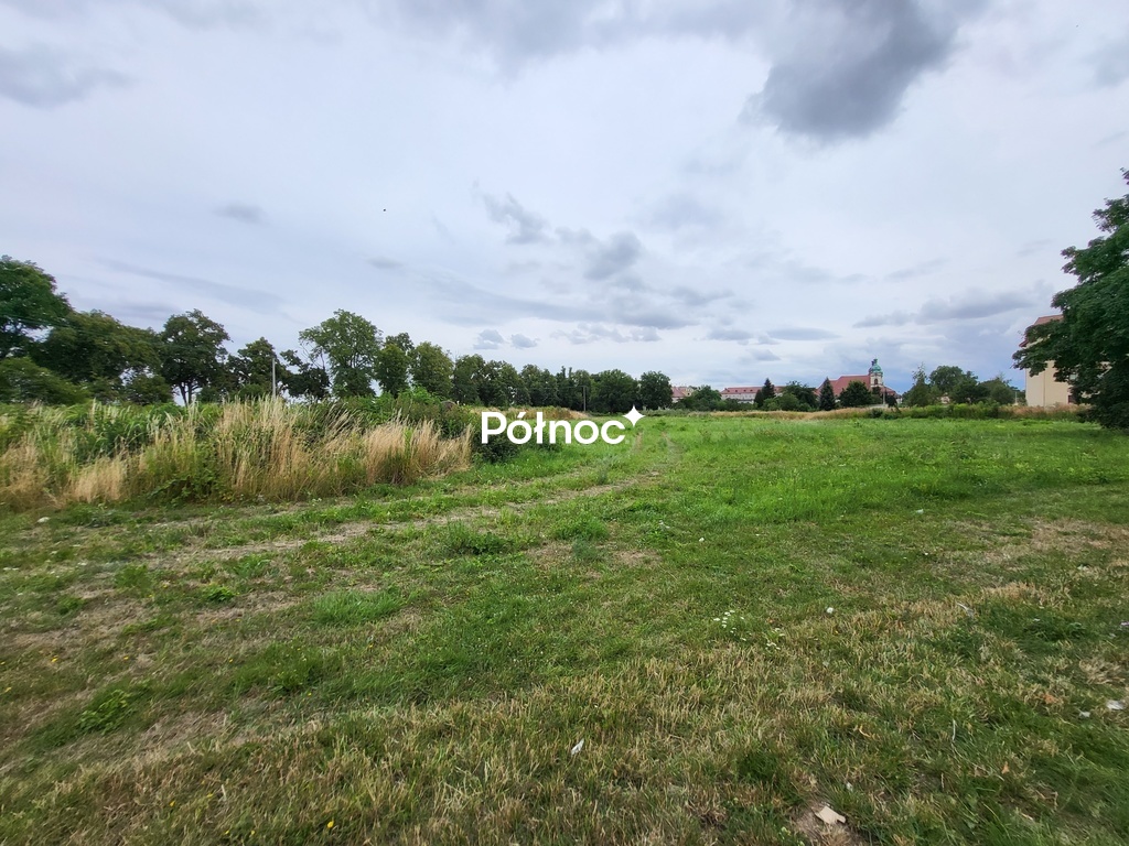 Działka inwestycyjna Legnickie Pole