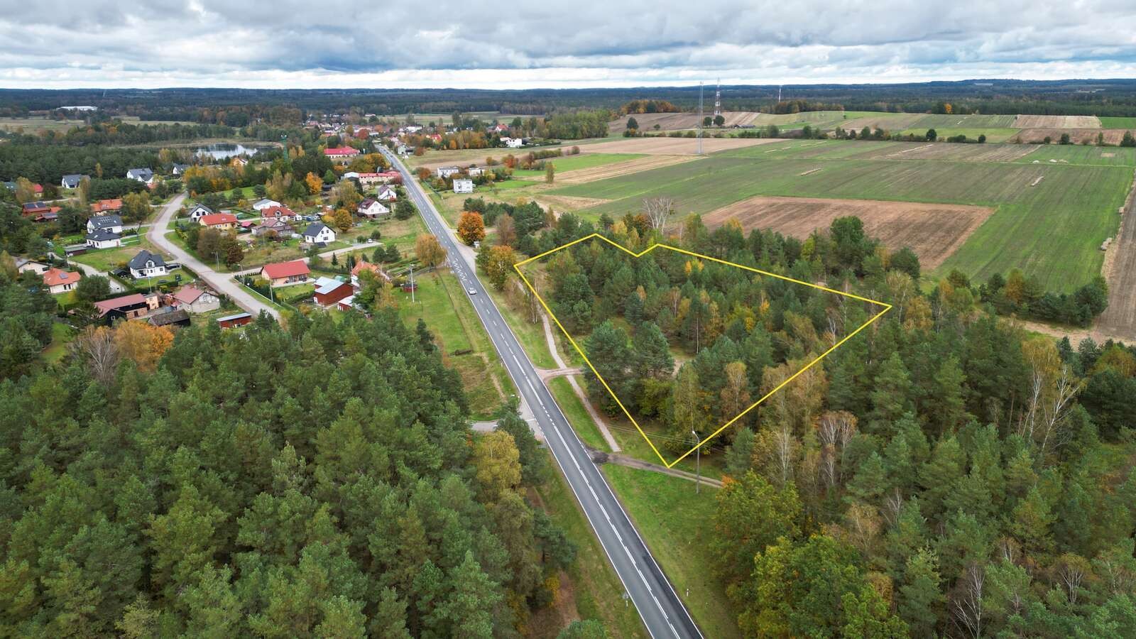 Działka inwestycyjna przy drodze DK-21.