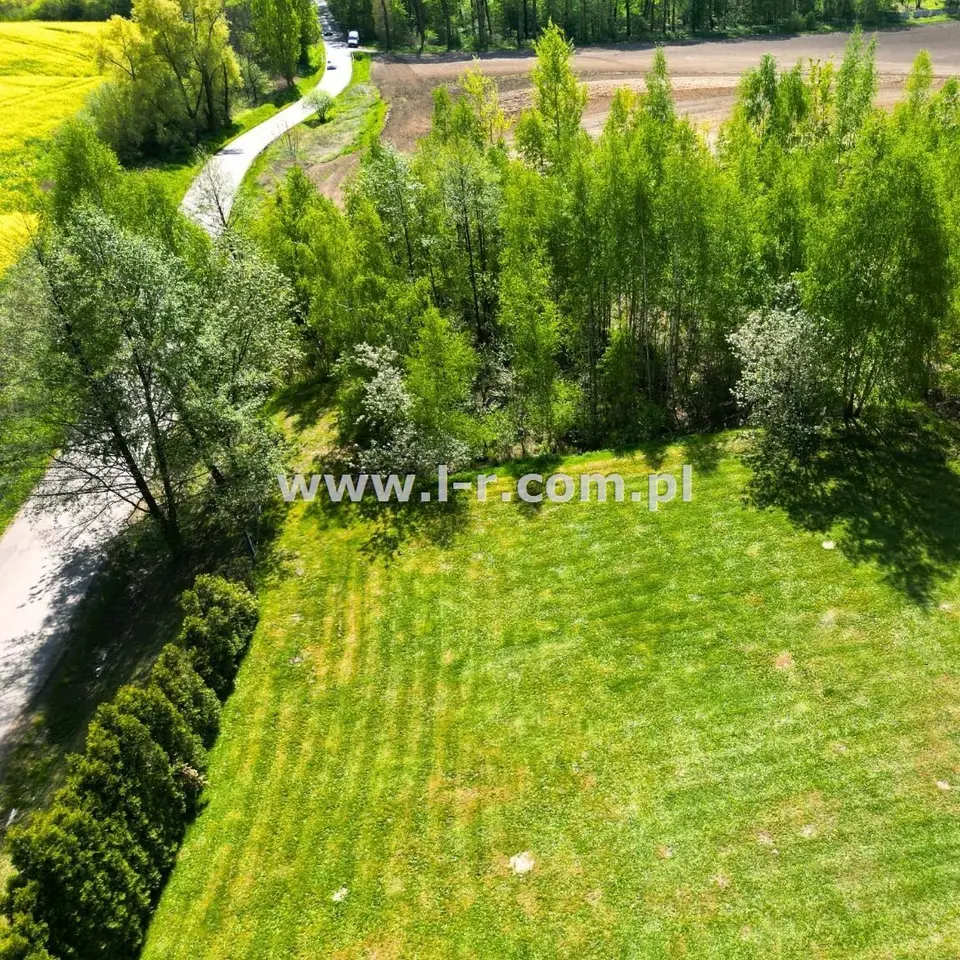 Działka budowlana i inwestycyjna 836 m², Turza Śląska