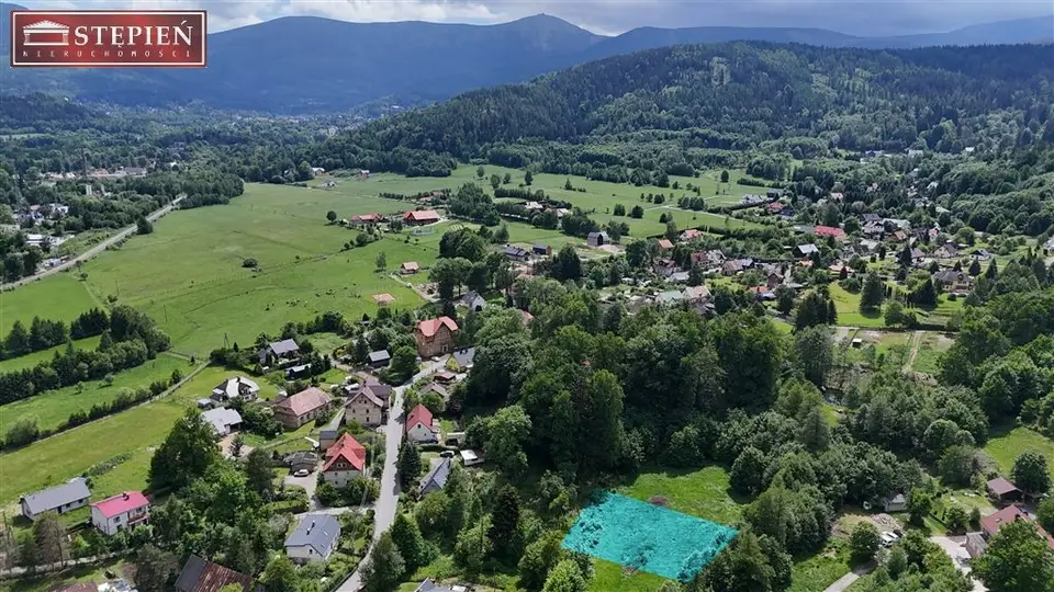 Działka budowlana 1 075 m², Miłków