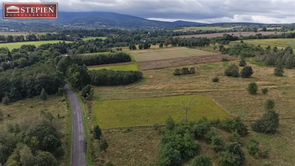 Działka budowlana 1 800 m², Pobiedna