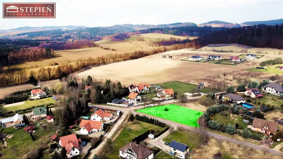 Działka budowlana 1 614 m², Komarno