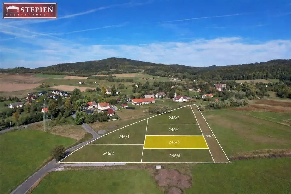 Działka budowlana 977 m², Sędzisław