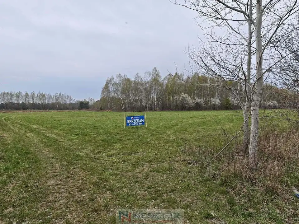 Działka budowlana 1 072 m², Posiadały
