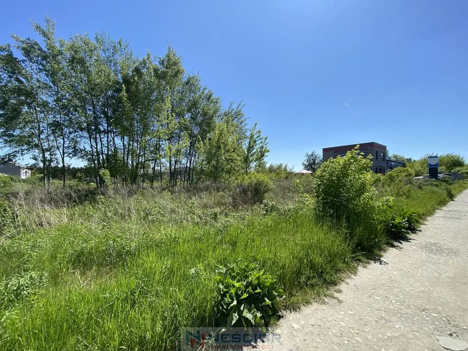 Działka budowlana 800 m², Ujrzanów
