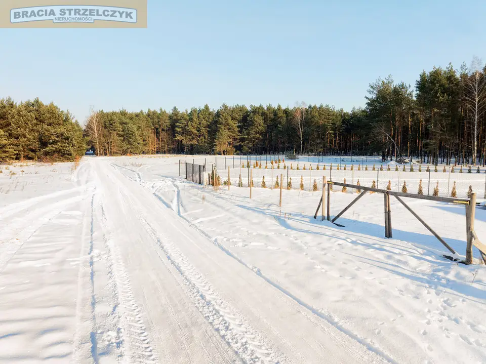 Działka budowlana 900 m², Łacha